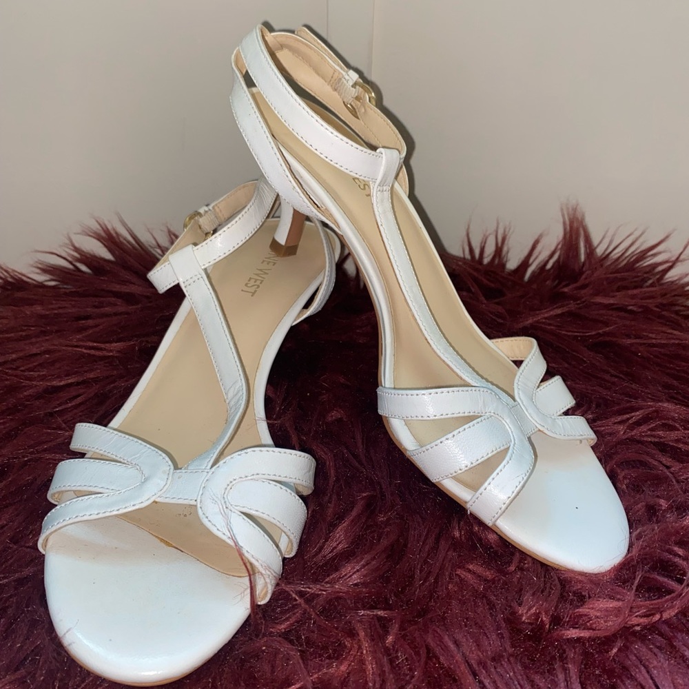 Size 7 Nine West white heels